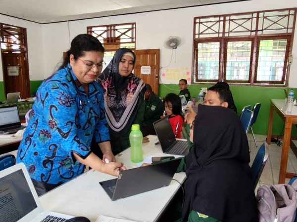 IN HOUSE TRAINING (IHT) SMA HIKMAH YAPIS JAYAPURA