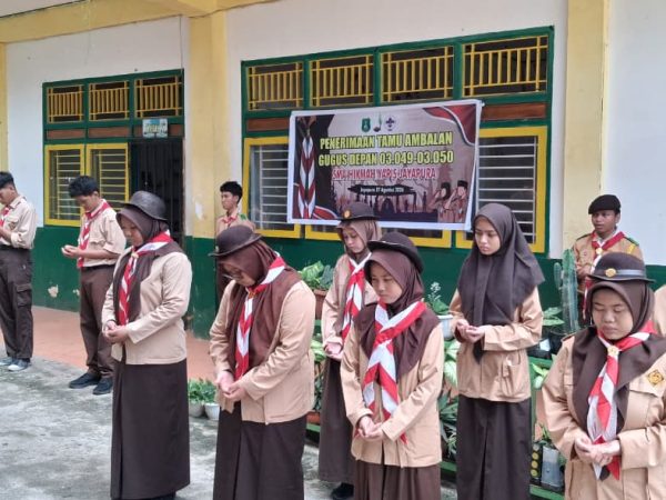 PENERIMAAN TAMU AMBALAN PRAMUKA SMA HIKMAH YAPIS JAYAPURA